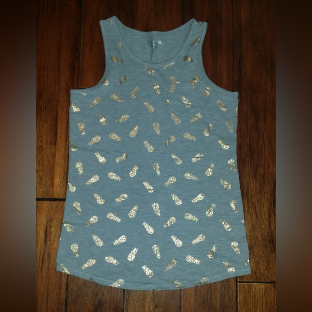 girls gray tank top with gold pineapple details